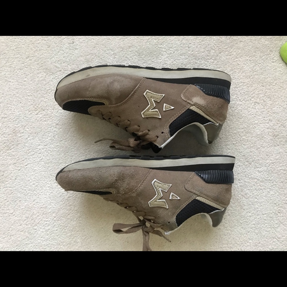 Shoes - Picture 4 of 9